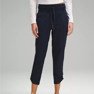 lululemon Dance Studio Mid-Rise‎ Crop Womens Size 6 25” Inseam True Navy Pants